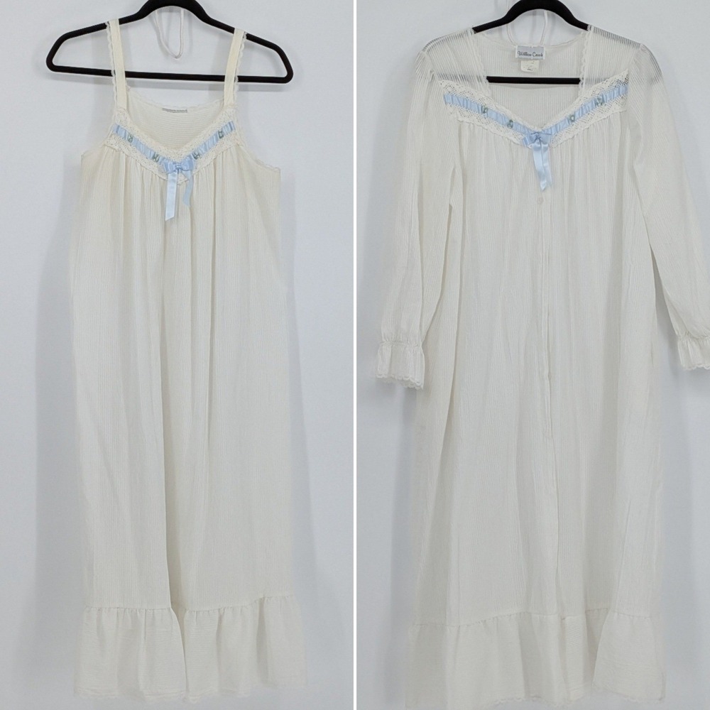 Vintage Willow Creek Small White Seersucker Lace Blue Ribbon Nightgown Robe Set